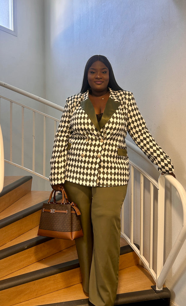 VESTE À DOUBLE BOUTONNAGE
IMPRIMÉE EN FORME DE LOSANGE AVEC ALLUMETTE