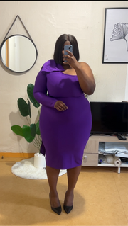 ROBE À MANCHES LONGUES
AVEC BANDAGE UNILATÉRAL (HERVÉ LÉGER)